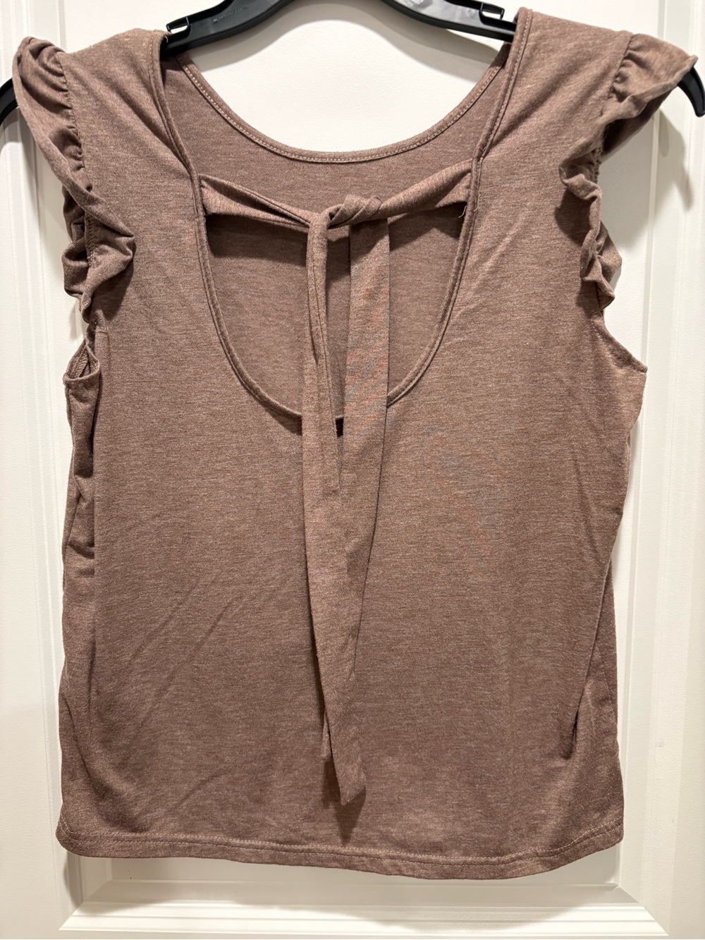 Women’s Ruffle Sleeve Tie-Back Top in Brown SZ-MEDIUM